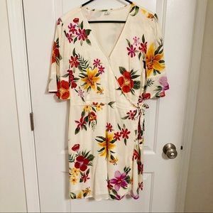 Floral Wrap Dress - Old Navy - Size L